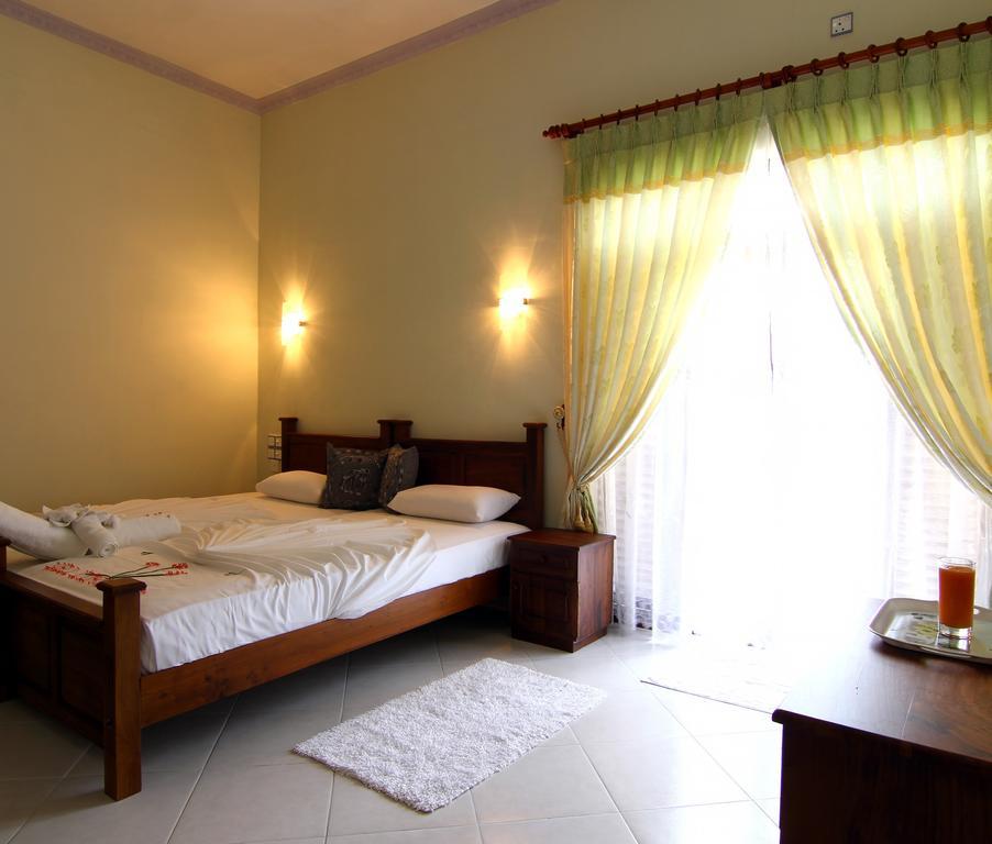 Methira Villa อลุทกามา ภายนอก รูปภาพ